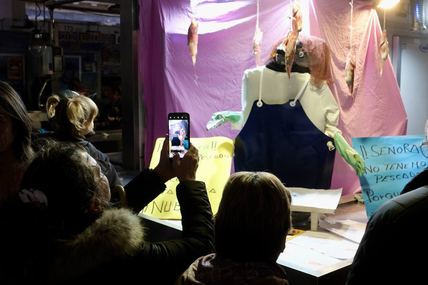 Fotos: El mercado central de Cádiz celebra la fiesta de Los Tosantos