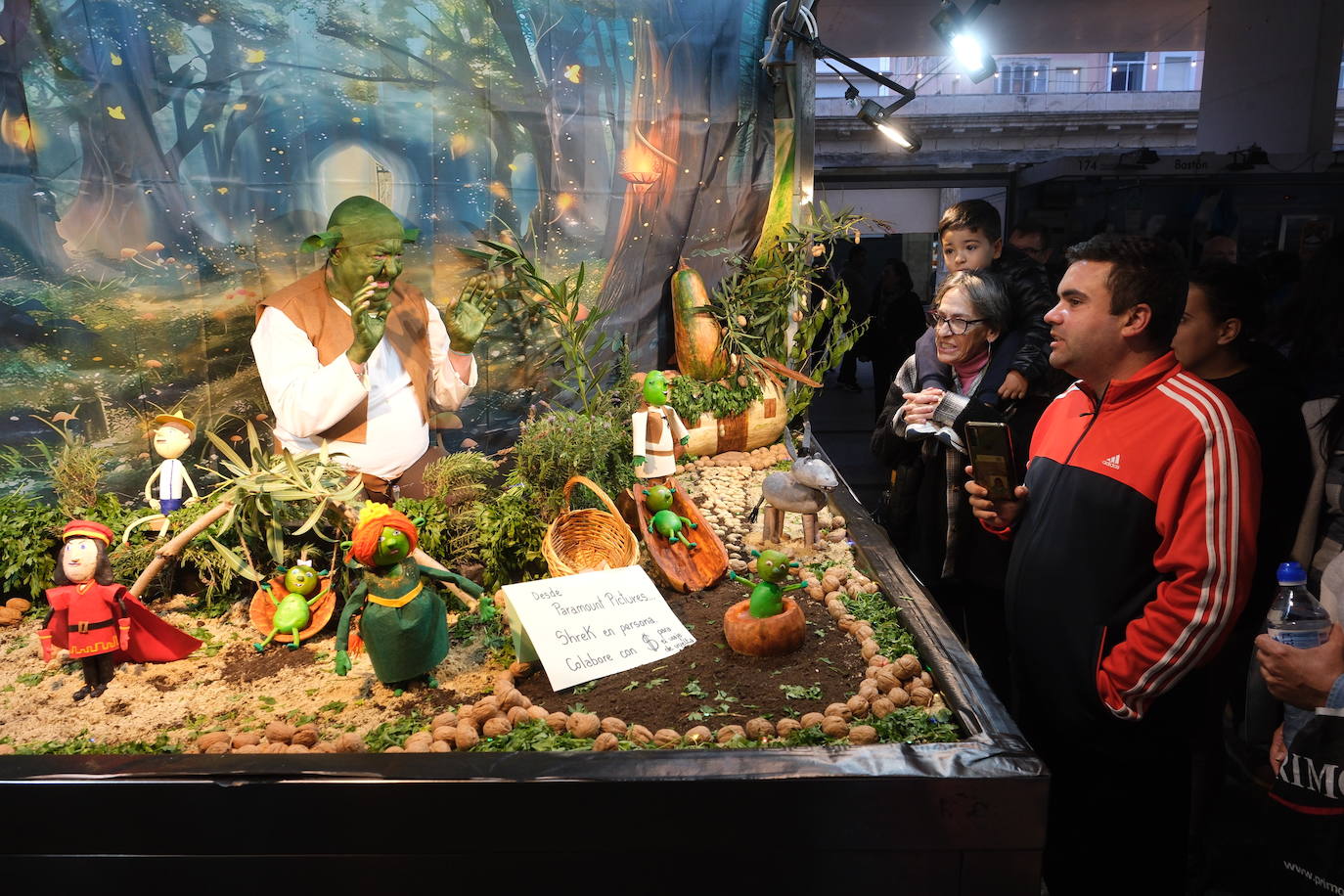 Fotos: El mercado central de Cádiz celebra la fiesta de Los Tosantos