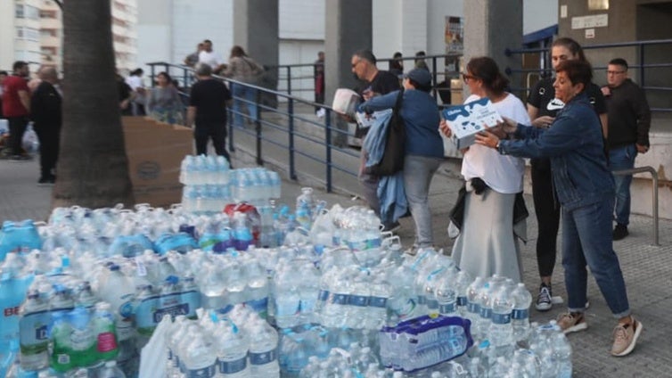 Los gaditanos se vuelcan con Valencia con centenares de donaciones para las personas afectadas por la DANA