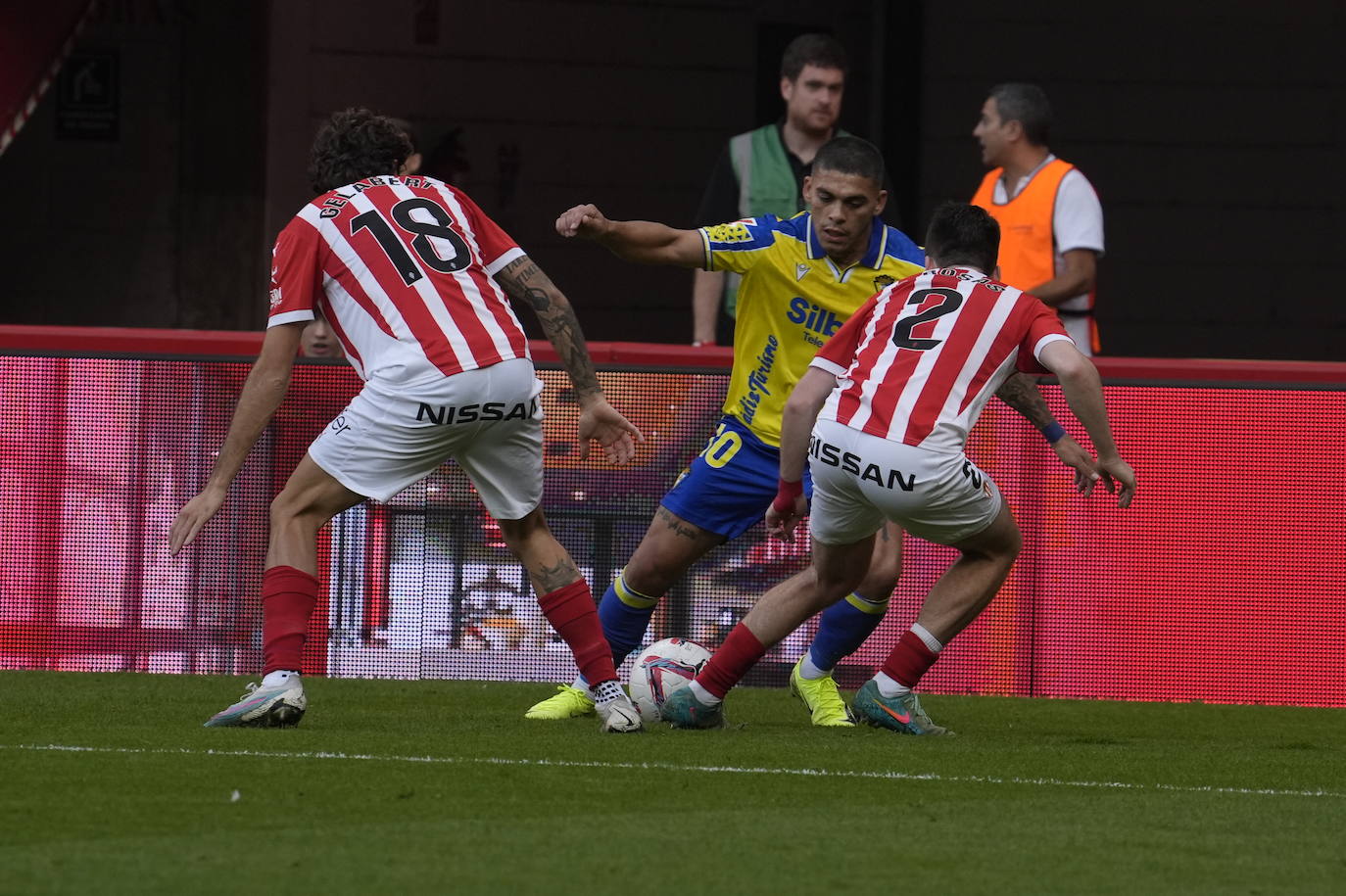 Fotos: Sporting de Gijón- Cádiz desde El Molinón