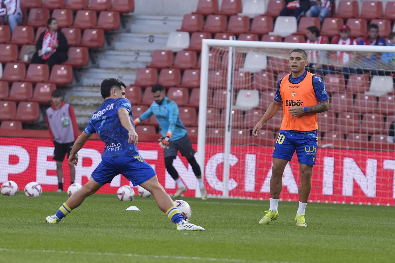 Fotos: Sporting de Gijón- Cádiz desde El Molinón