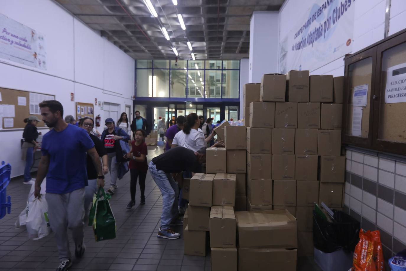 Fotos: Cádiz vuelve a mostrar cara más solidaria con ayuda para los afectados por las riadas de Valencia