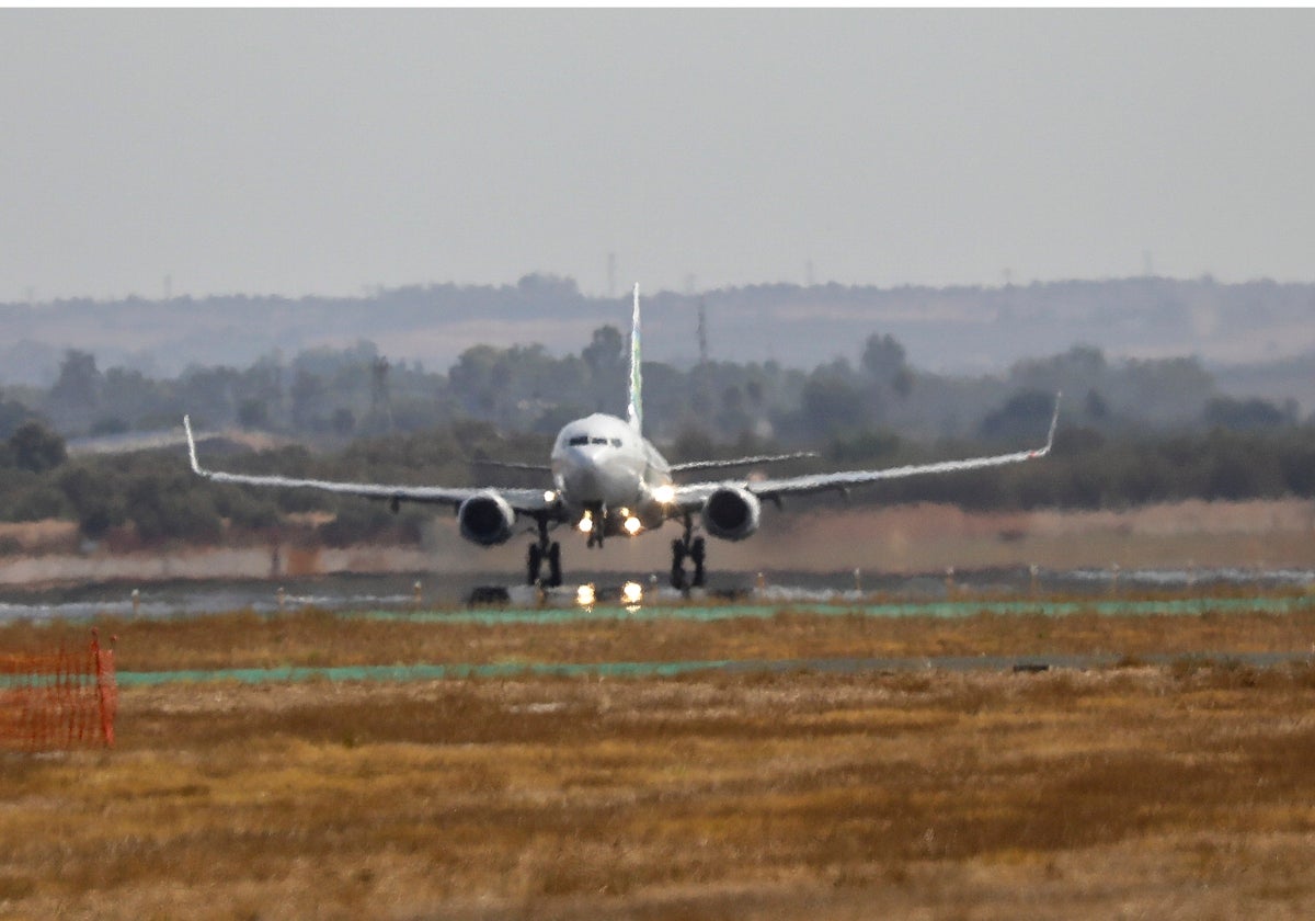 Un incidente en el aeropuerto de Sevilla obliga a desviar varios vuelos a Jerez