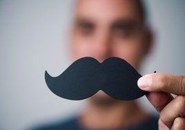 Movember en Cádiz: tiene bigotes la cosa