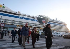 Más de 7.800 cruceristas arriban este miércoles a Cádiz repartidos en cuatro buques