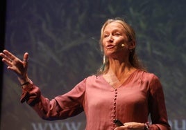 Celine Cousteau y los peligros de la contaminación de los océanos: «Hay microplásticos en las arterias»