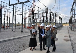 Mercedes Colombo visita la línea eléctrica El Zumajo-Puerto Real que entrará en servicio de forma inminente