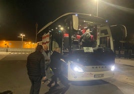 Dos autobuses ponen rumbo a Madrid para reclamar un acuerdo en el concierto de Muface