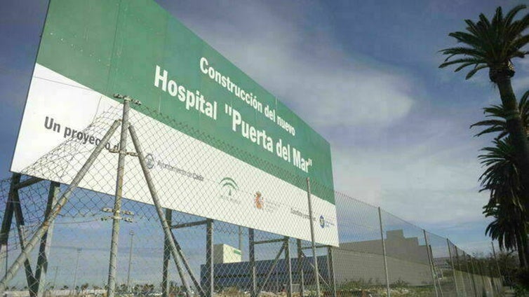 Fran González lamenta «el silencio» de la Junta ante las «muchas posibilidades» ofrecidas para adquirir el suelo para el futuro hospital de Cádiz