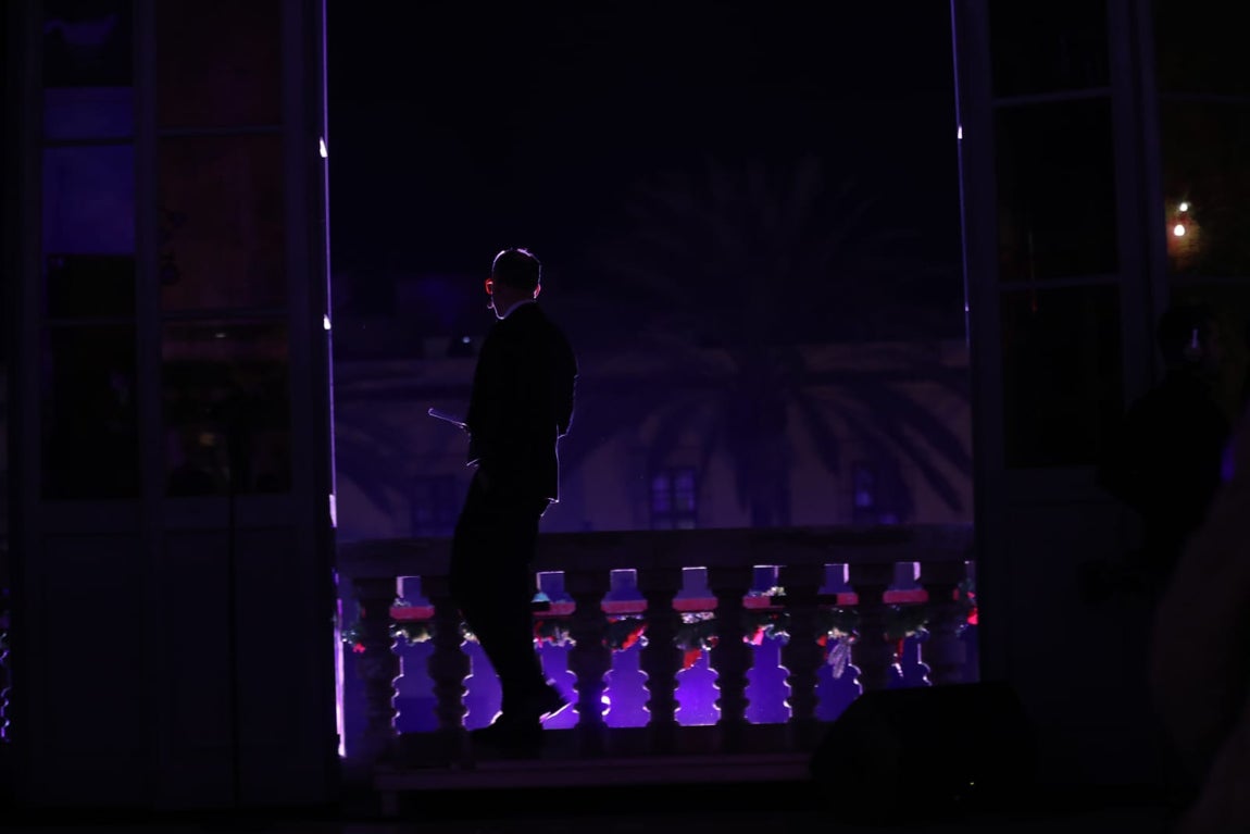 Manolo Morera adelanta la Nochevieja desde el Gran Teatro Falla