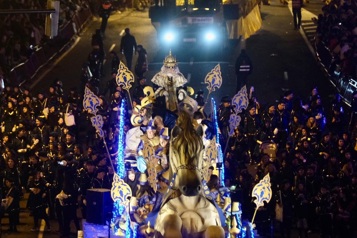 FOTOS: Melchor, Gaspar y Baltasar protagonizan una Cabalgata de cine en Cádiz en 2025