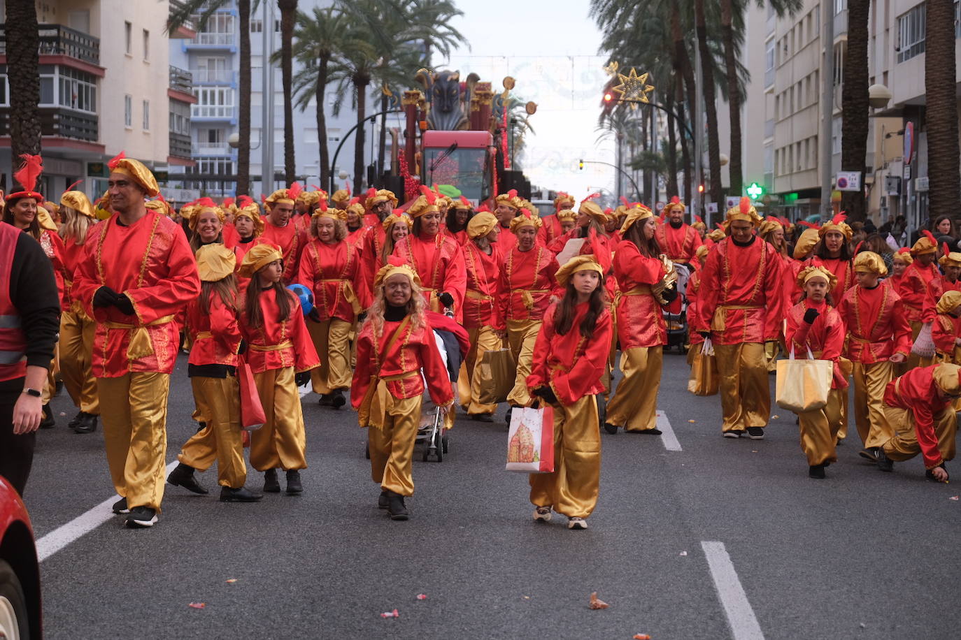 FOTOS: Melchor, Gaspar y Baltasar protagonizan una Cabalgata de cine en Cádiz en 2025