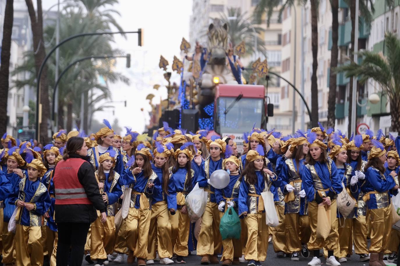 FOTOS: Melchor, Gaspar y Baltasar protagonizan una Cabalgata de cine en Cádiz en 2025