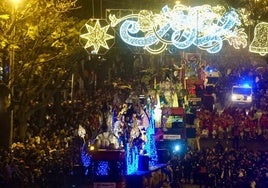 Aún queda otra noche de nervios e ilusión tras la Cabalgata de los Reyes Magos en Cádiz