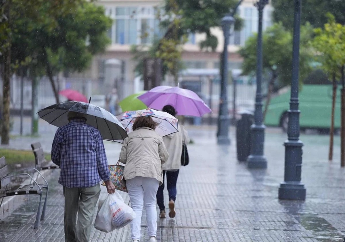 Lluvia en la capital gaditana en una imagen de archivo