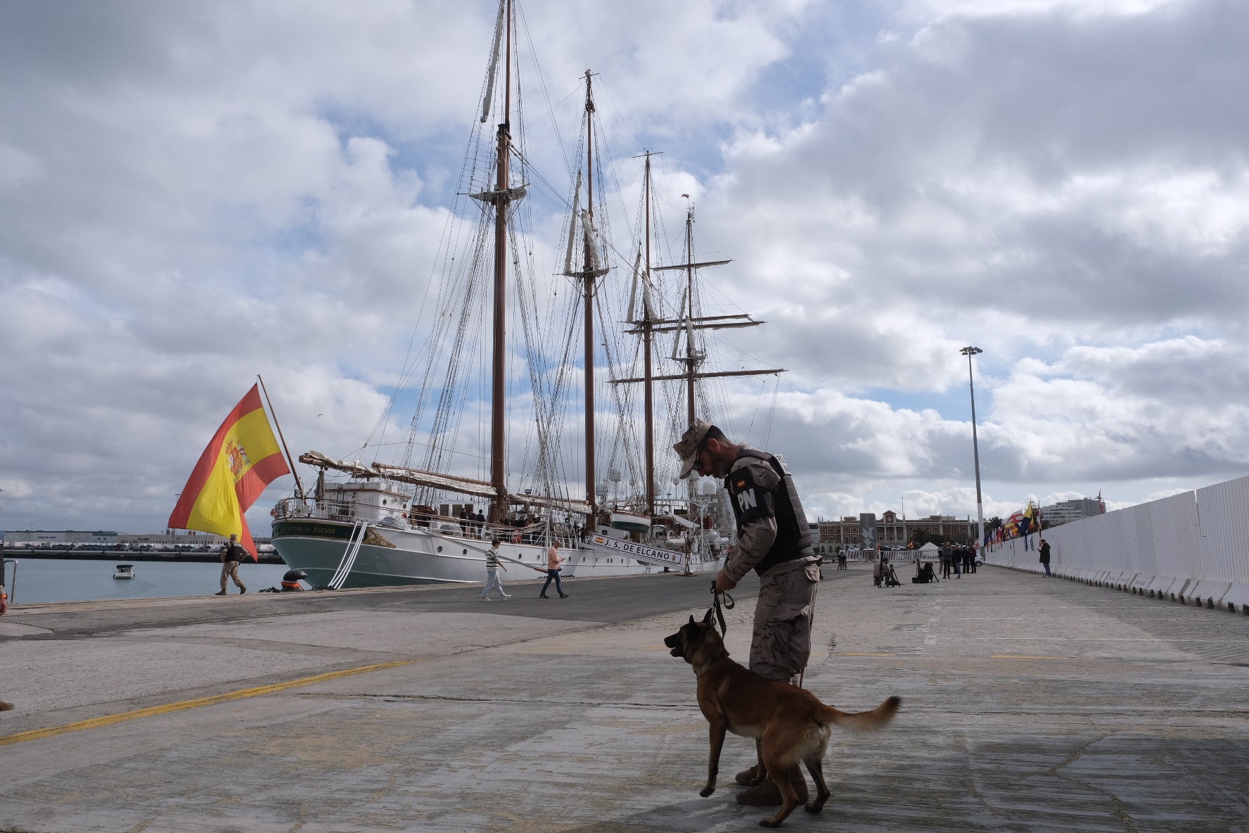 Fotos: La princesa Leonor embarca en Cádiz en el Juan Sebastián Elcano