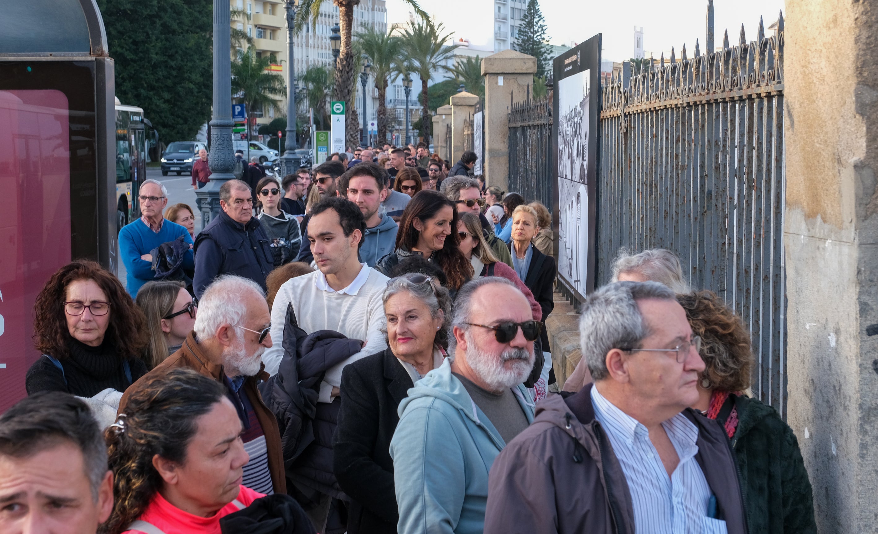 Fotos: Largas colas para poder recorrer Elcano en Cádiz, la casa de la Princesa Leonor los próximos meses