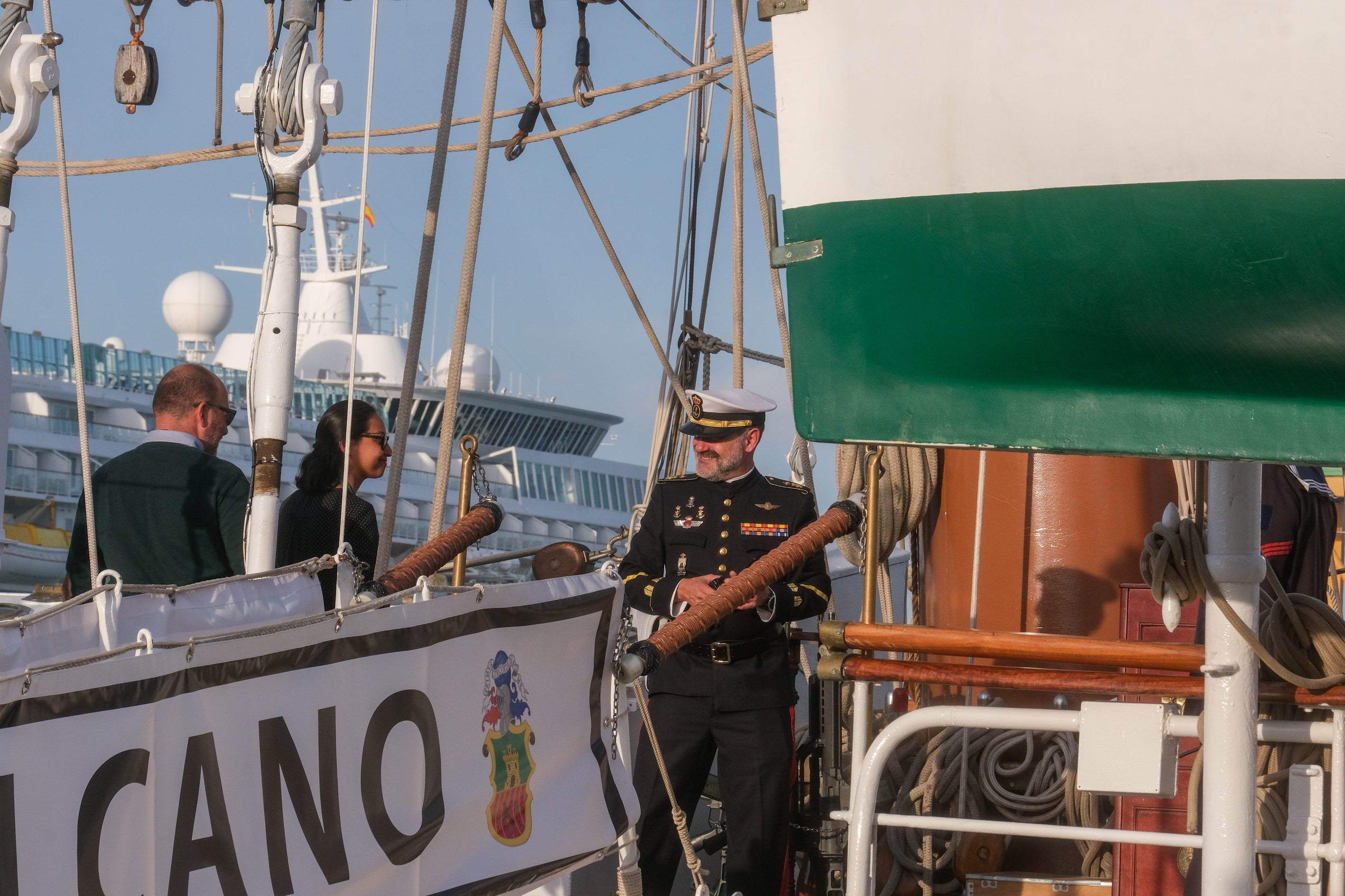 Fotos: Largas colas para poder recorrer Elcano en Cádiz, la casa de la Princesa Leonor los próximos meses