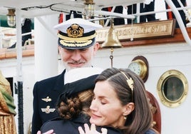 La emotiva despedida a Leonor de sus padres, Felipe VI y Doña Letizia: «Son muchos meses sin verla»