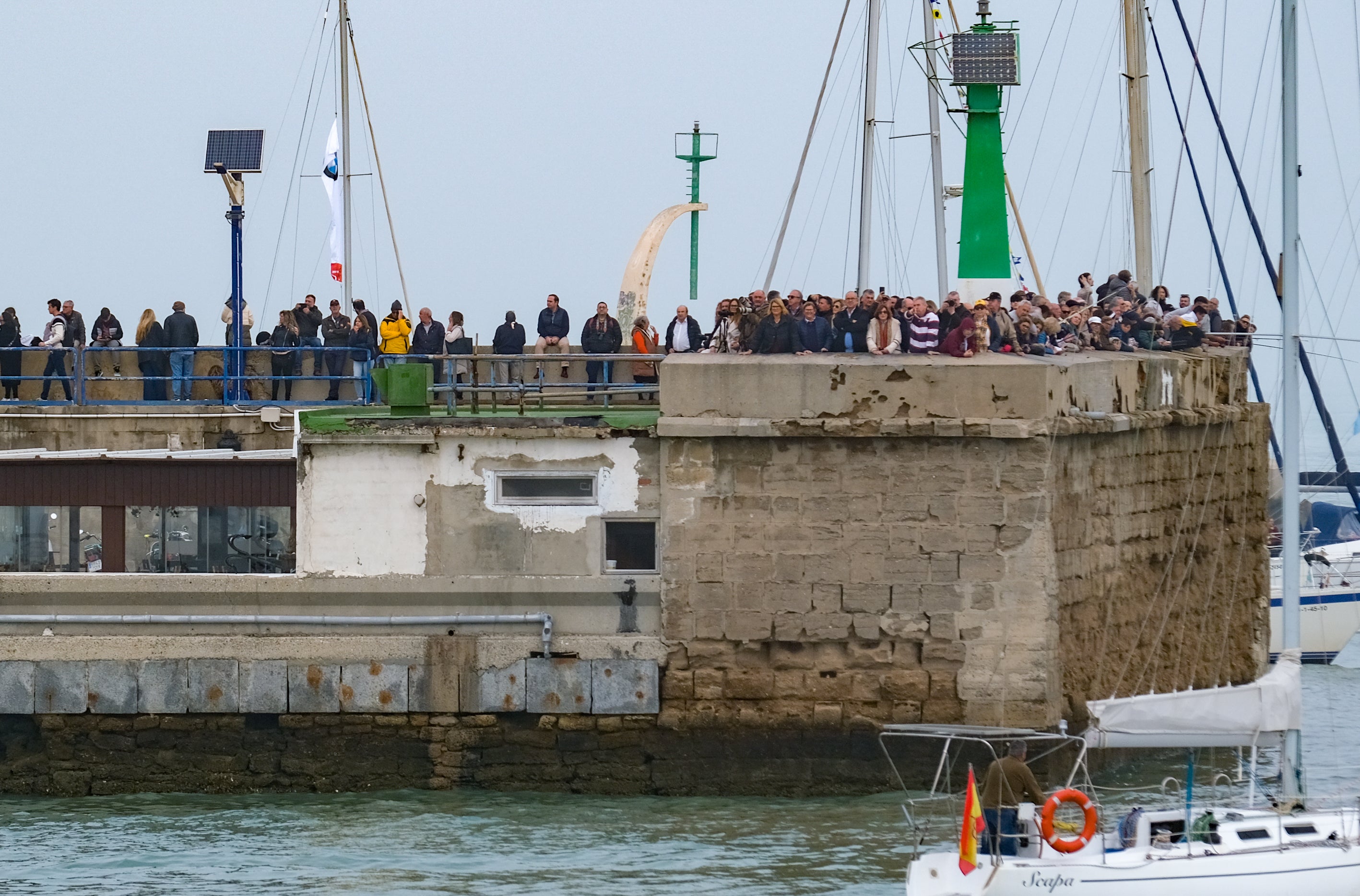 Imágenes de un día histórico en Cádiz: la Princesa Leonor ya navega en el Juan Sebastián de Elcano