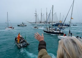 Imágenes de un día histórico en Cádiz: la Princesa Leonor ya navega en el Juan Sebastián de Elcano