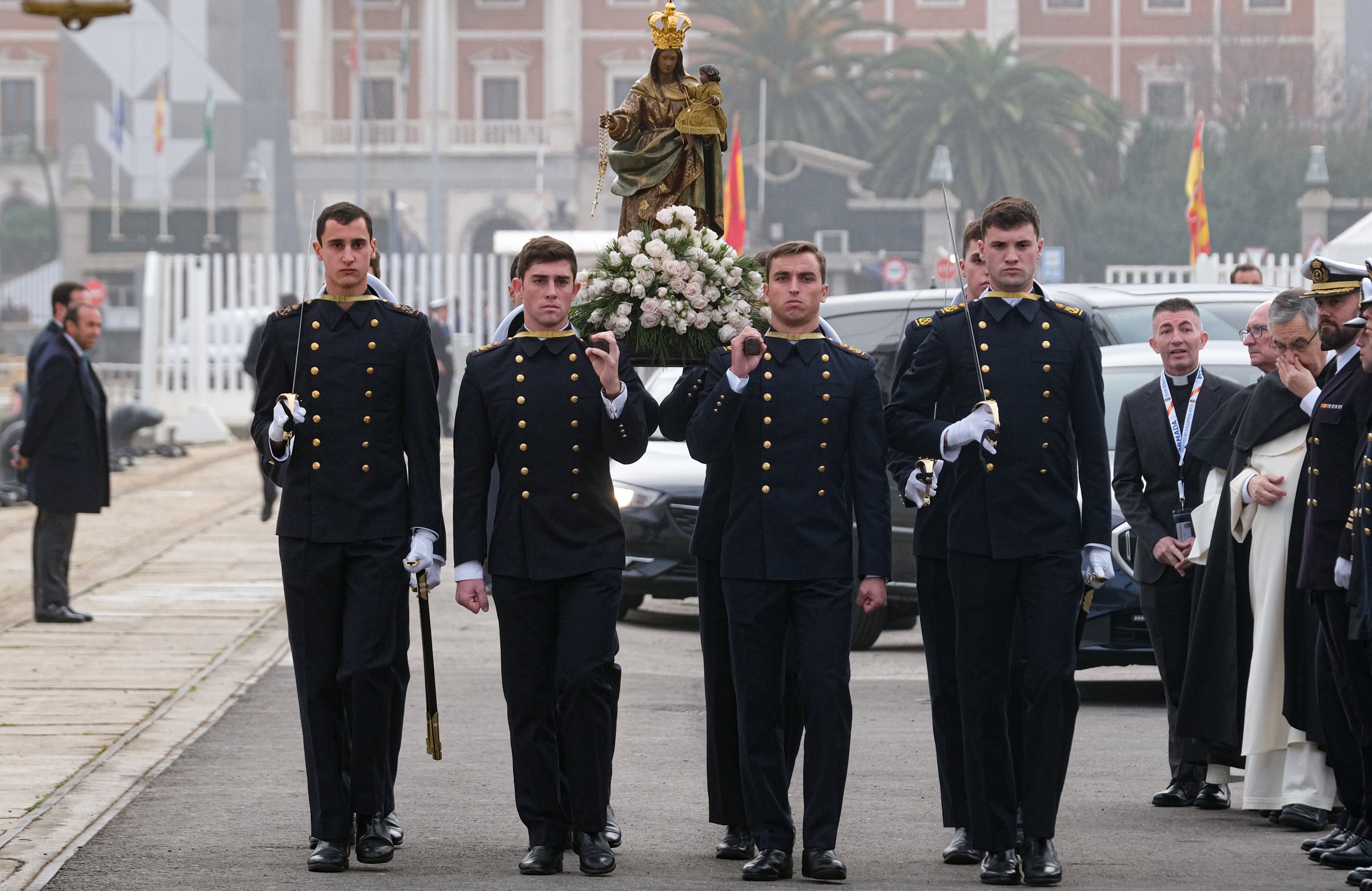 Imágenes de un día histórico en Cádiz: la Princesa Leonor ya navega en el Juan Sebastián de Elcano