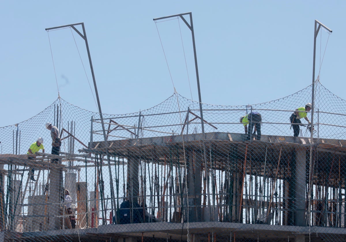 Los empresarios gaditanos están convencidos de que las nuevas medidas favorecen la construcción de pisos