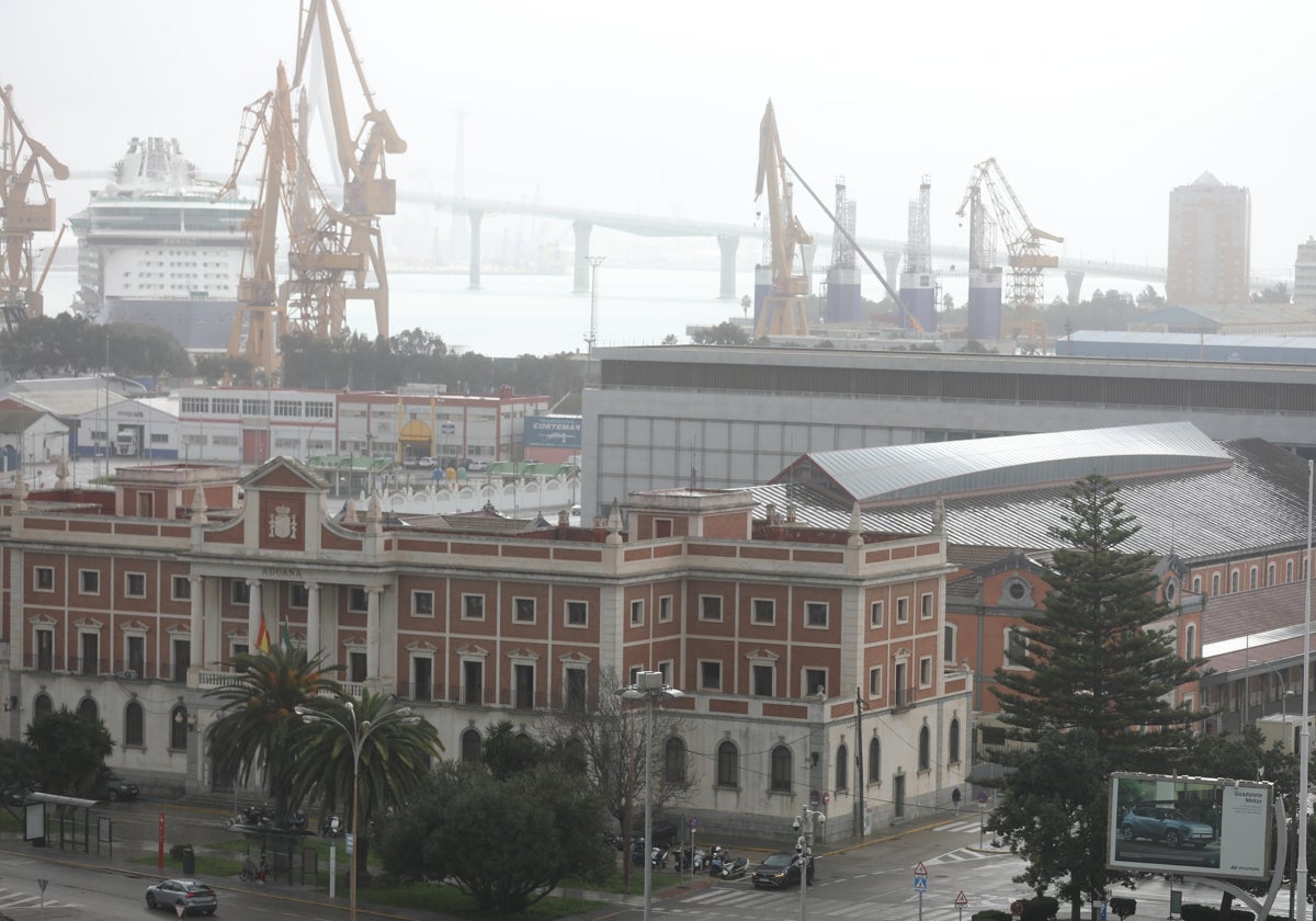 El edificio de la Aduana, emplazado justo delante de la histórica terminal ferroviaria de 1905.