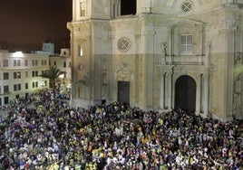 La plaza de la Catedral de Cádiz ya no será un macrobotellón en Carnaval