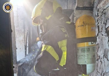 Muere una anciana víctima de un incendio de la calle Cervantes del centro de Cádiz