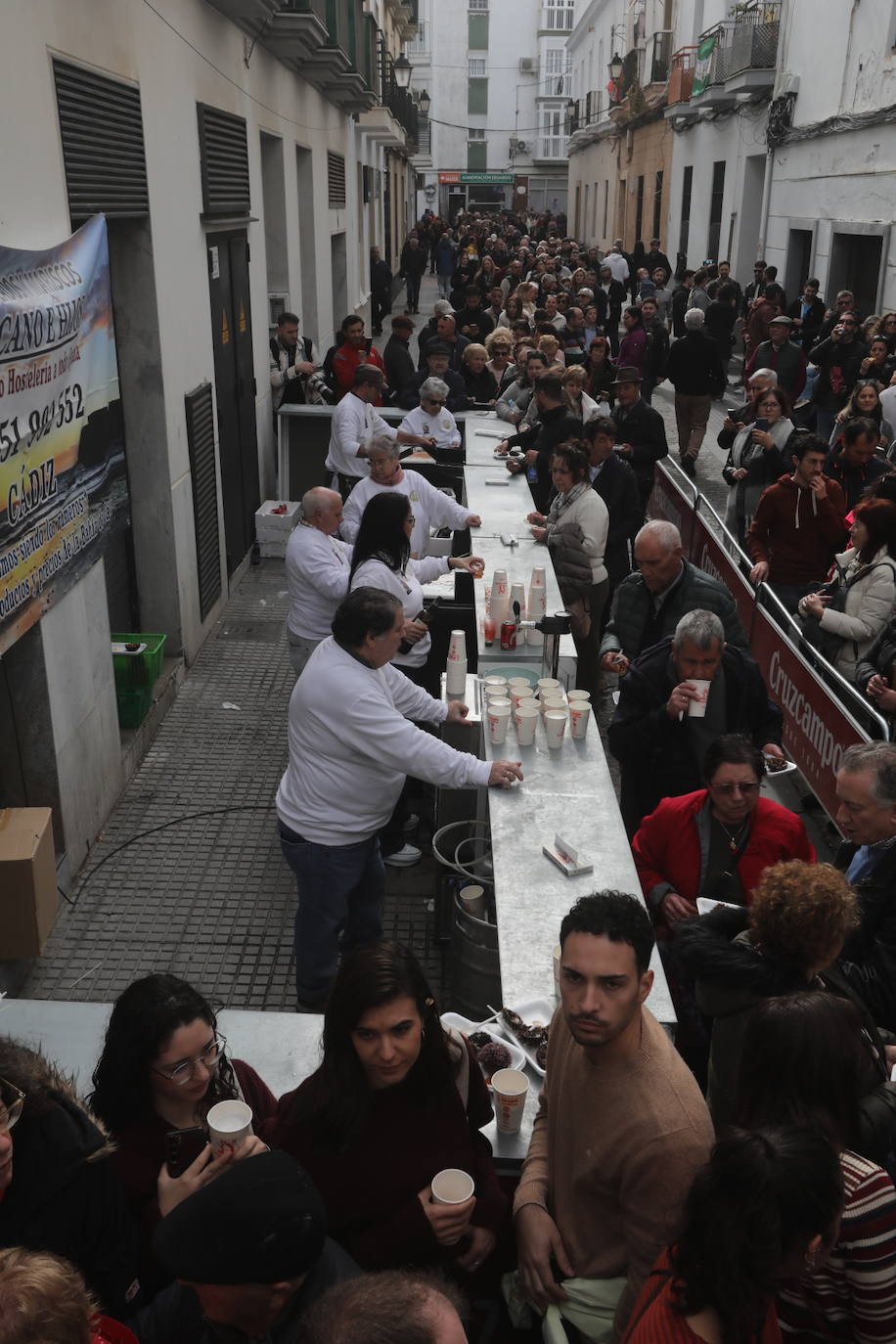 La Erizada llena La Viña de gente y coplas... hasta que la lluvia aguó la fiesta