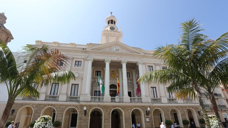 Polémica en torno a las oposiciones municipales: «Se ha favorecido a algunos y a otros no»