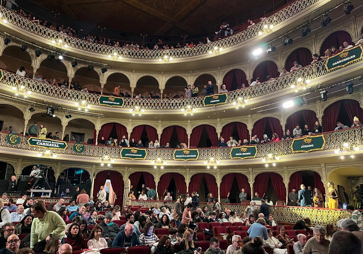 El Gran Teatro Falla, en el momento del suceso.