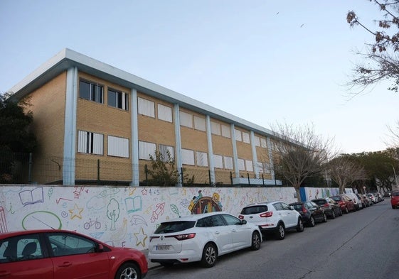 Edificio del colegio Adolfo de Castro.