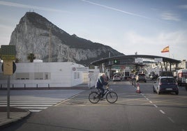 Un Juzgado de La Línea abre diligencias sobre el control del paso en la Verja de Gibraltar