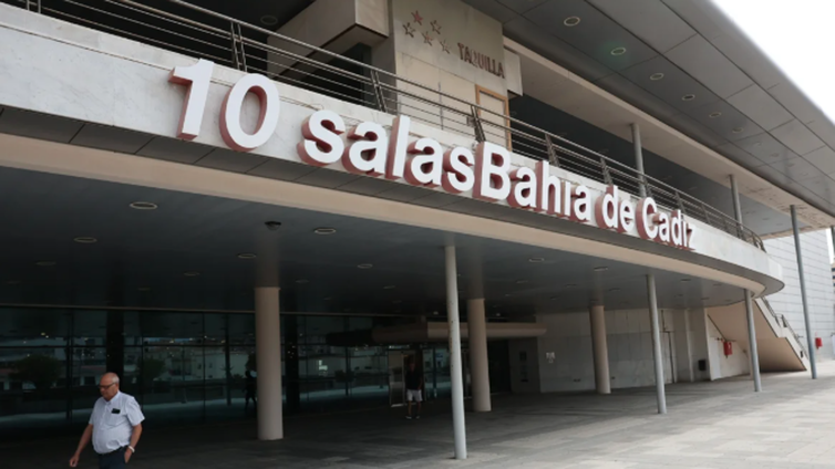 Arrancan las obras para reformar las salas del cine del centro comercial Bahía de Cádiz