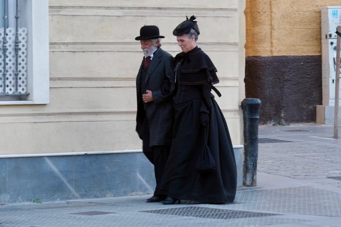Fotos: Cádiz se convierte en París para el rodaje de &#039;Young Sherlock&#039;