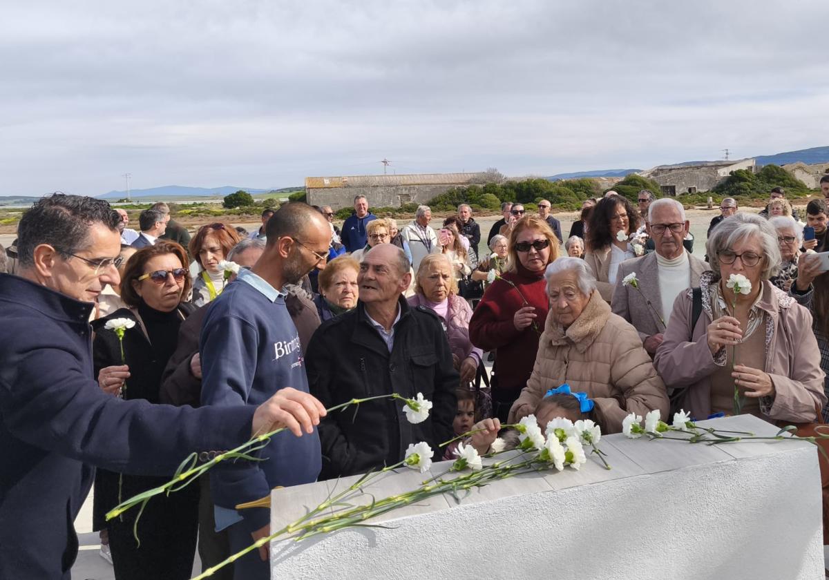 En recuerdo de los fallecidos en el buque 'Domenech de Varo'