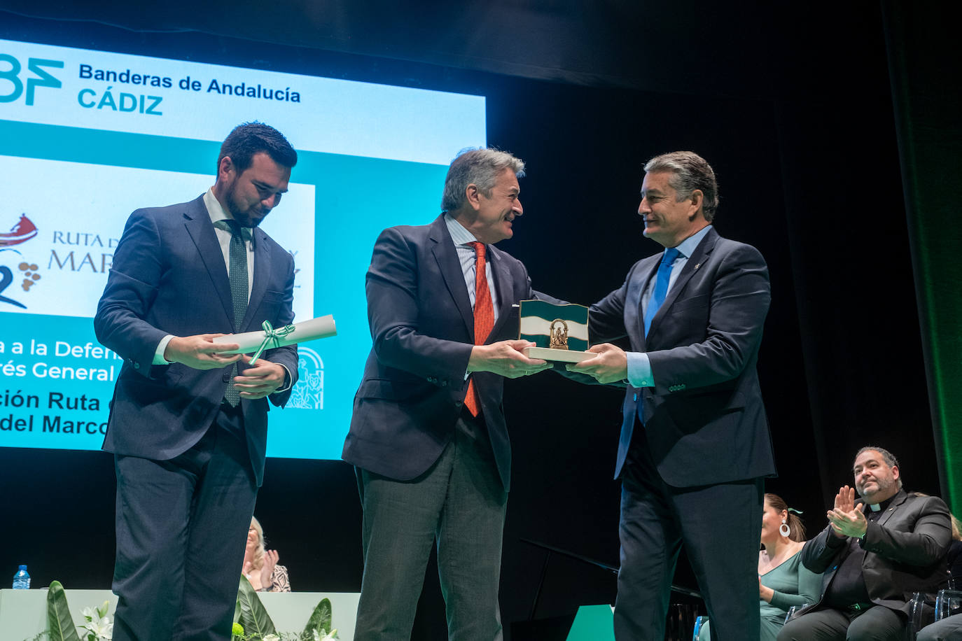 Fotos: La Junta entrega en Rota las Banderas de Andalucía 2025 de Cádiz