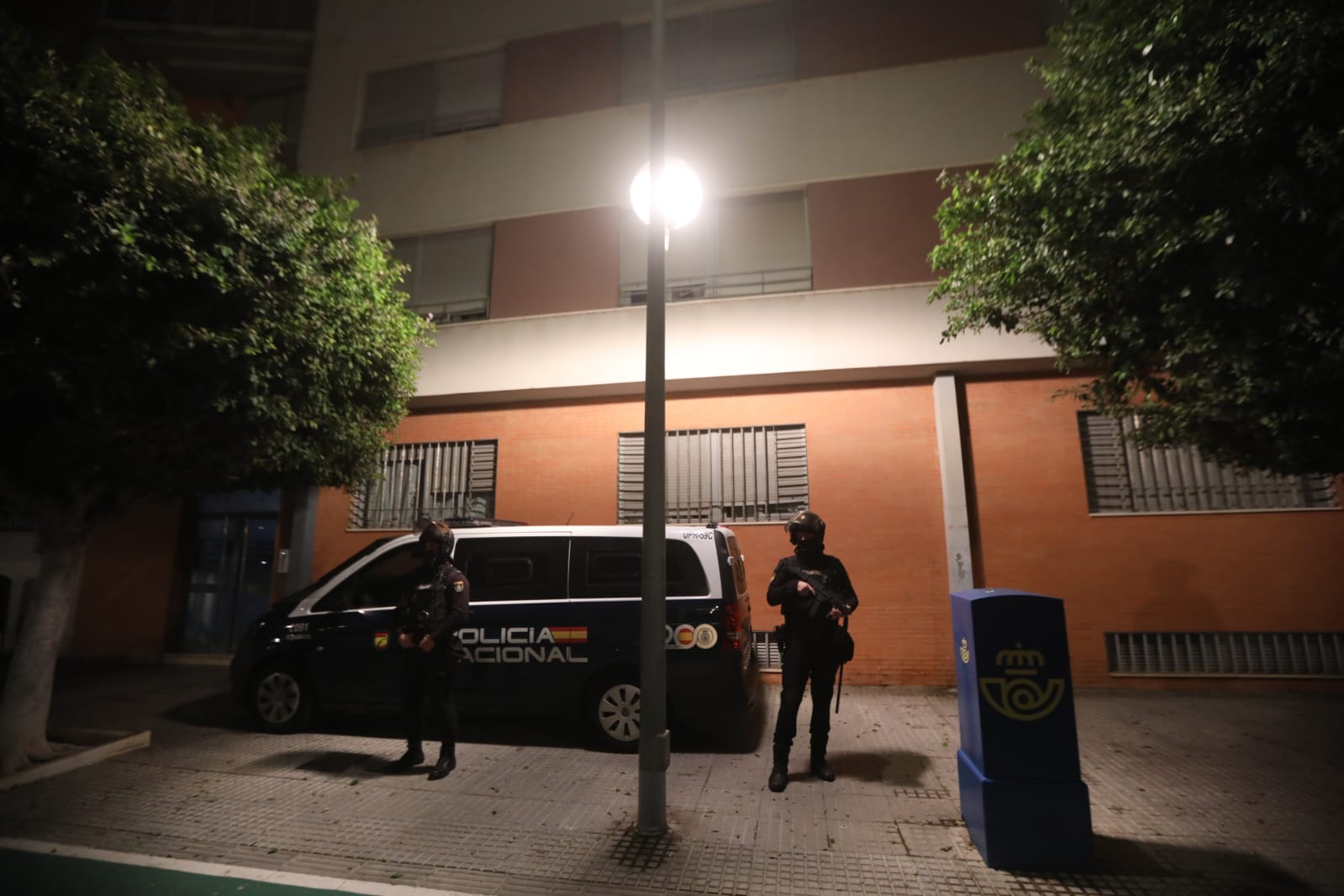 FOTOS: Gran despliegue policial en Cádiz contra el narcotráfico a tan solo tres días del inicio del Carnaval