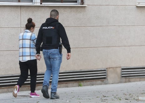 Imagen secundaria 1 - La Policía Nacional toma Cádiz en una operación contra el tráfico de cocaína a tres días del Carnaval