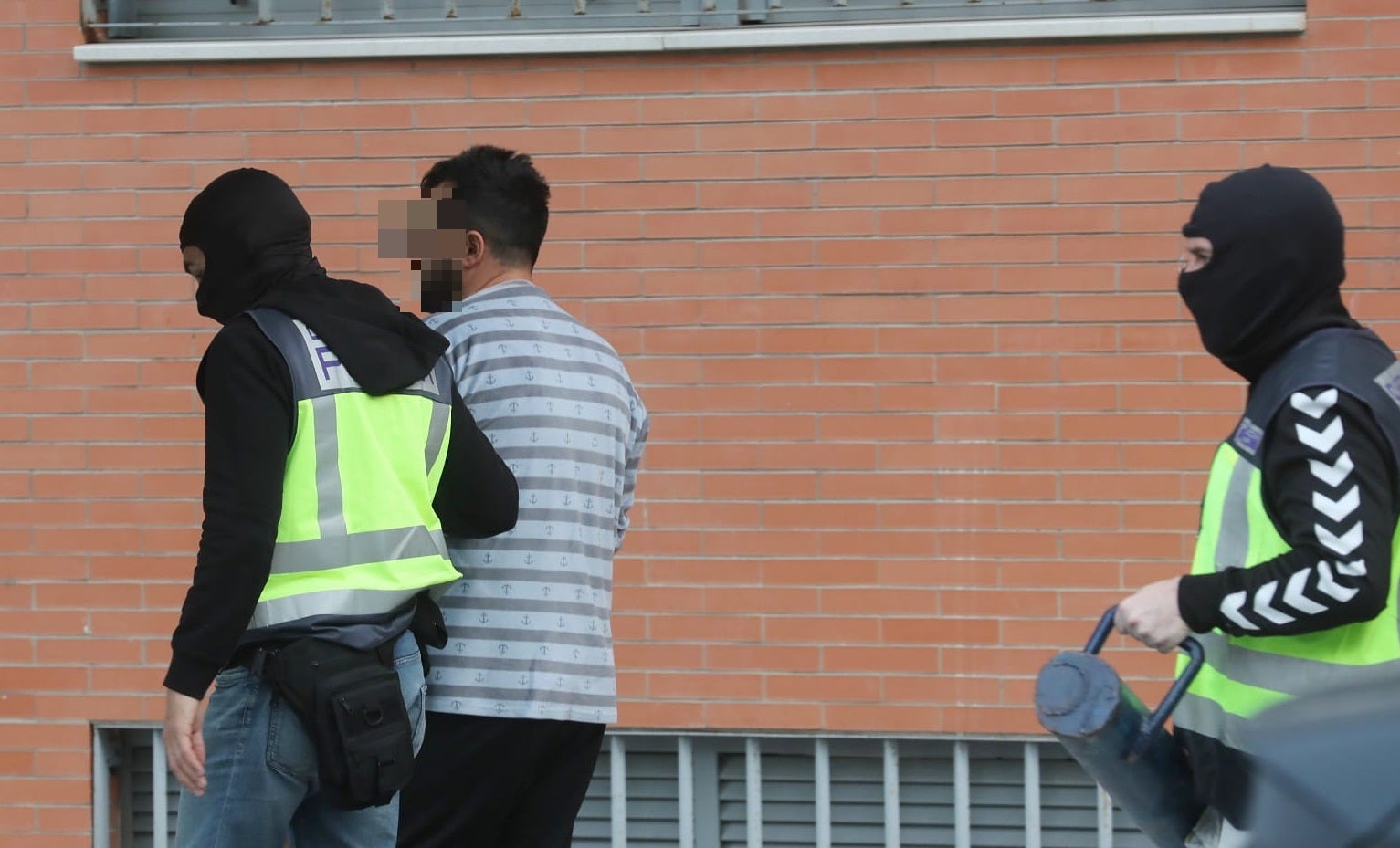 FOTOS: Gran despliegue policial en Cádiz contra el narcotráfico a tan solo tres días del inicio del Carnaval