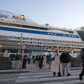 Cruceristas desembarcan en la ciudad de Cádiz