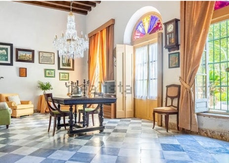 Imagen secundaria 1 - Un palacio de Puerto Real busca comprador por este increíble precio: «Tal como está el mercado...»