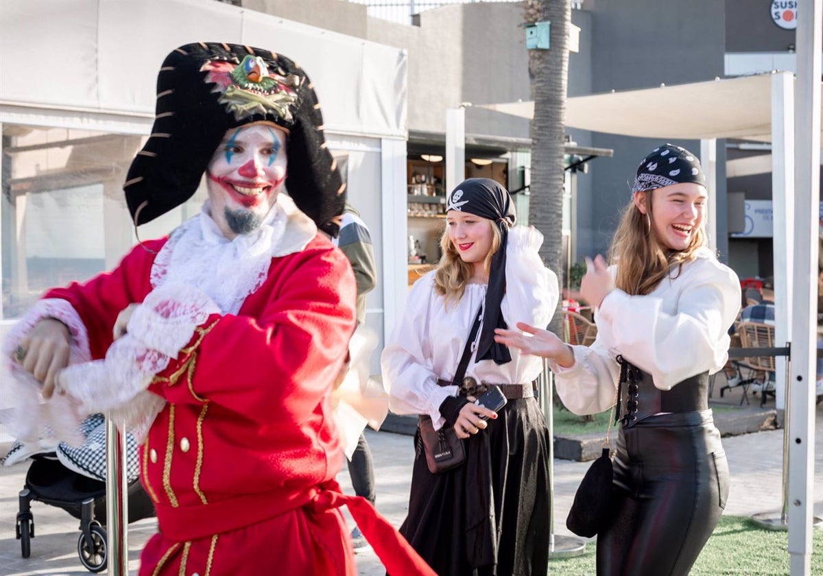 Bahía Sur celebrará el Carnaval con animaciones infantiles, juegos medievales y atracciones