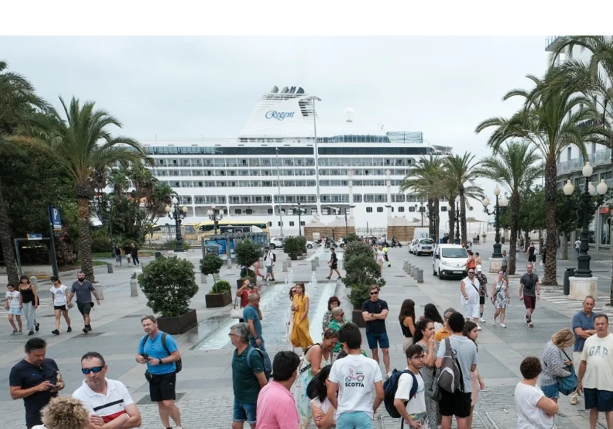 Cádiz da la bienvenida a marzo y su Carnaval con la llegada de casi 4.500 cruceristas