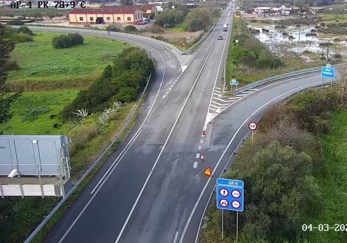 AP-4 reabierta al tráfico tras permanecer cortada por inundación.