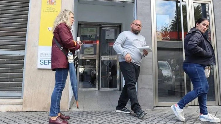 El perfil del demandante de empleo en la Bahía de Cádiz: mujeres mayores de 40 años y sin trabajo desde hace más de un año