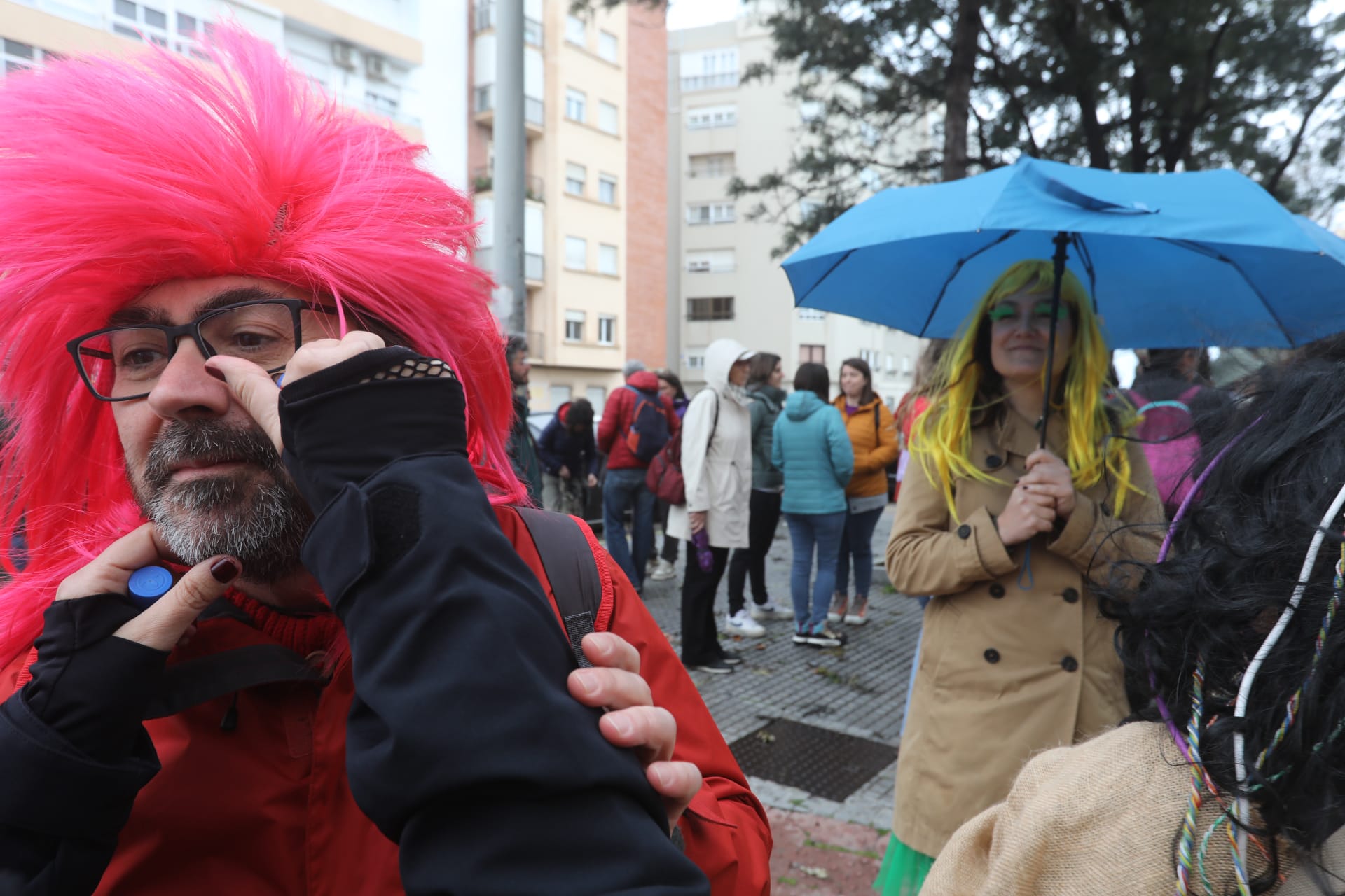 Fotos: A las mujeres de Cádiz les va la marcha... pasos sólo hacia adelante durante este 8-M