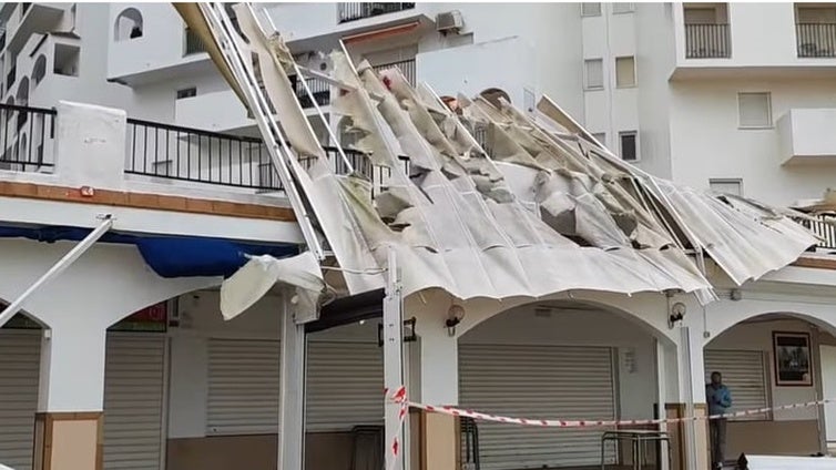 Más de 30 incidencias por el temporal de lluvia y viento en Cádiz y nuevos avisos meteorológicos